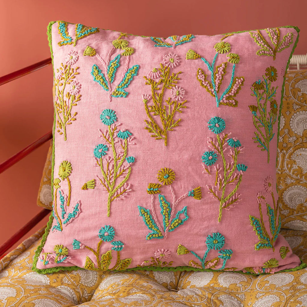 Rosa botanisk brodert putetrekk